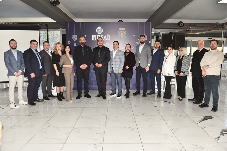 �ntisad�dan Ramazan�da Anlaml� Bulu�ma:  �ehit Ve Gazi Aileleri Ayn� Sofrada